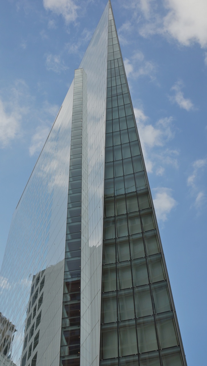 A 4-star, French owned hotel in the Gold Coast neighborhood. Chica